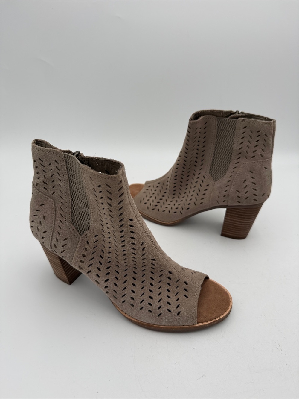 Toms Taupe Laser-Cut Peep-Toe Ankle Booties women 8 casual office retro festival